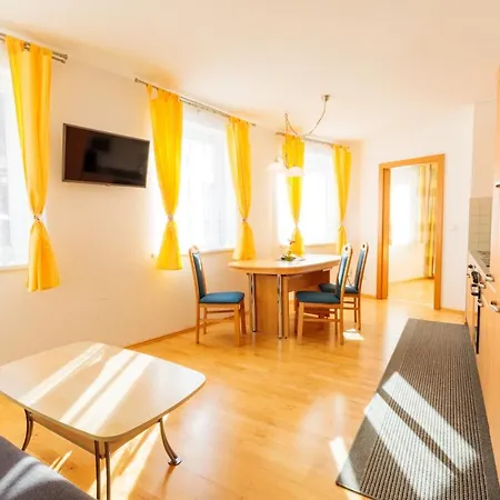 Avenzio Apartment *