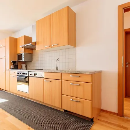 アパート Avenzio