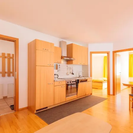 Avenzio Apartament *