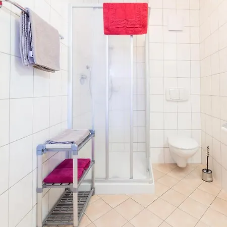 Avenzio Appartement *